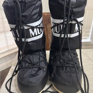 Moon Boot Black Snow Boots